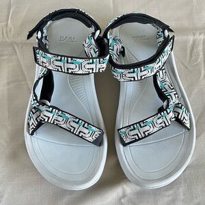 Teva Women's Hurricane XLT2 in Nouveau Glacier Grey size 8